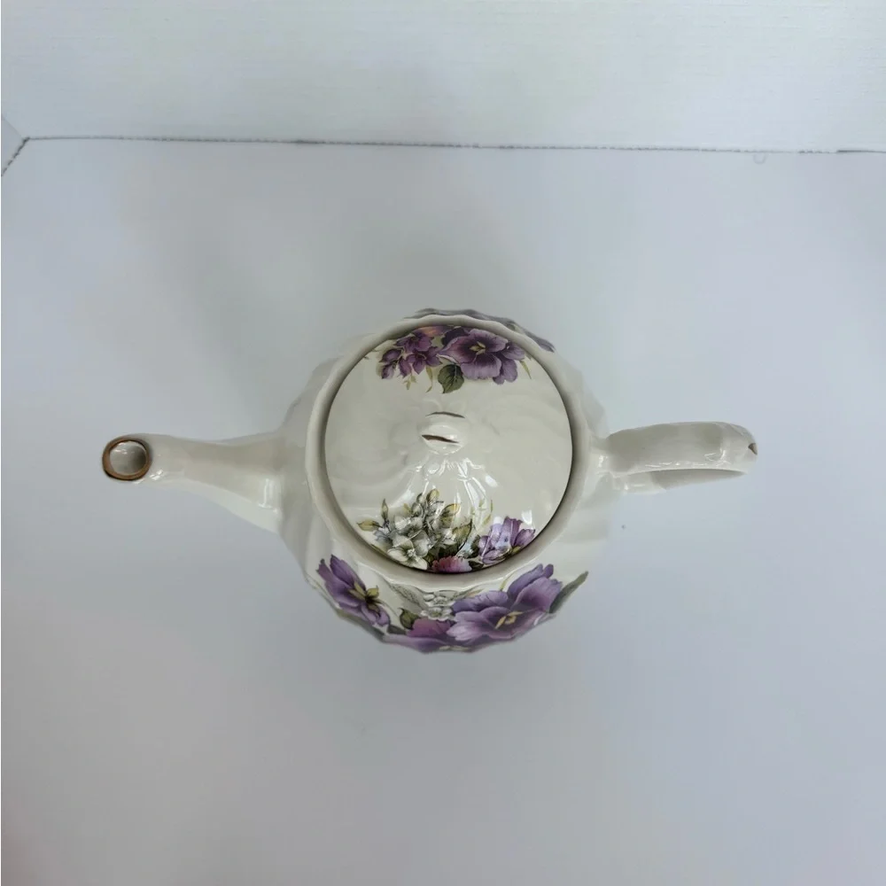 Vintage Crown Windsor Floral Teapot – Purple Pansy Design, Gold Trim (Romania - Picture 3 of 10
